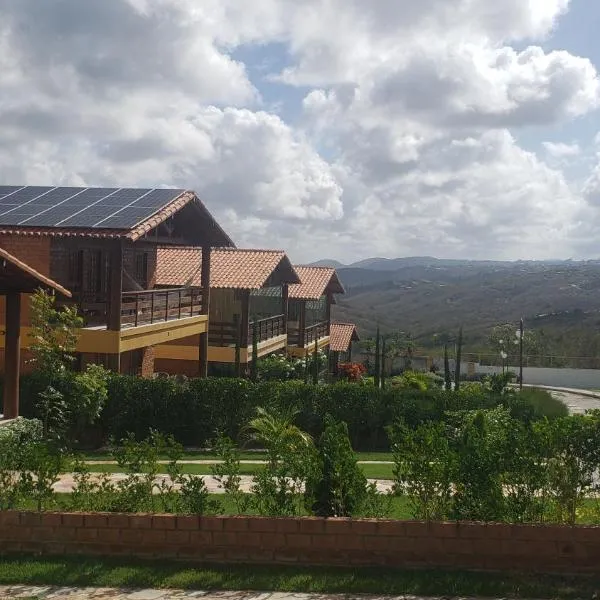 Casa de Campo Novo gravatá em condomínio, lazer completo com piscina compartilhada, churraqueira e forno a lenha privado e uma vista espetacular e com aquele friozinho