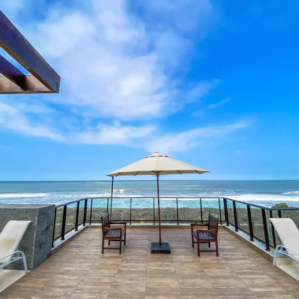 Resort em Barra velha, pé na areia e vista mar