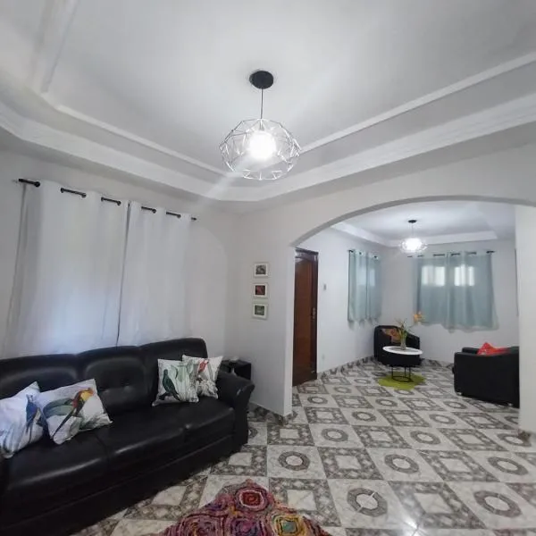 Casa completa e ampla com Wi-Fi e garagem para dois veículos