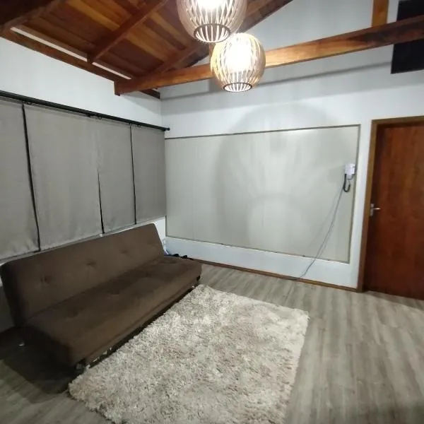 Linda e aconchegante casa em Jaraguá!
