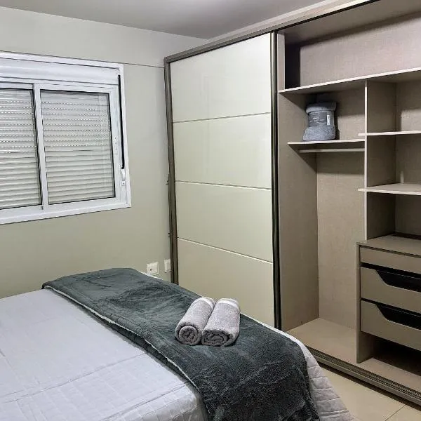 Apartamento com churrasqueira Centro 1 min do lago