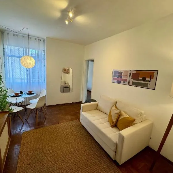 Apartamento ao lado da Praça do Suspiro com vaga de garagem