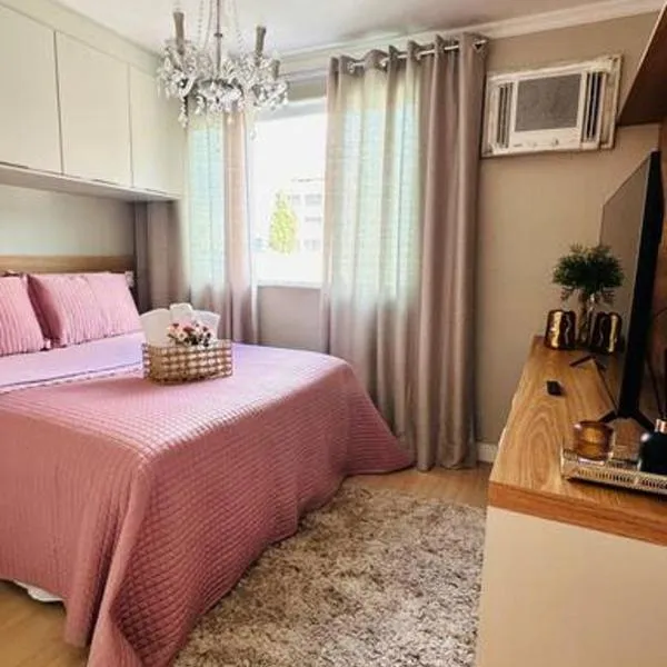 Apartamento novo sofisticado no centro da cidade com garagem