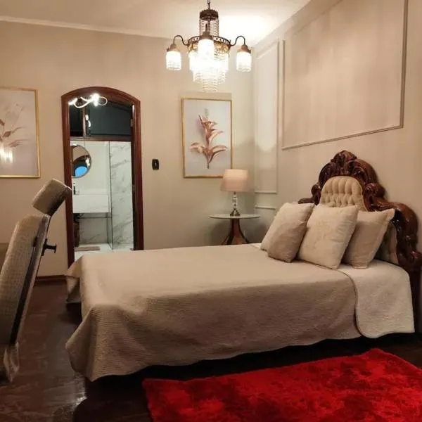 Casa Colonial com Suítes e Quartos Privativos - Hospedagem Residencial