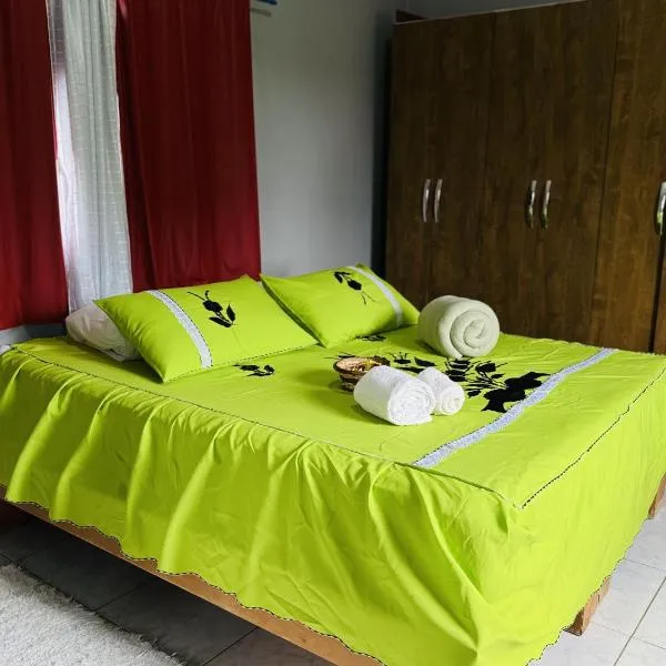 Casa aconchegante em Arraial d'Ajuda - 1 Quarto com 2 camas, Cozinha e Banheiro
