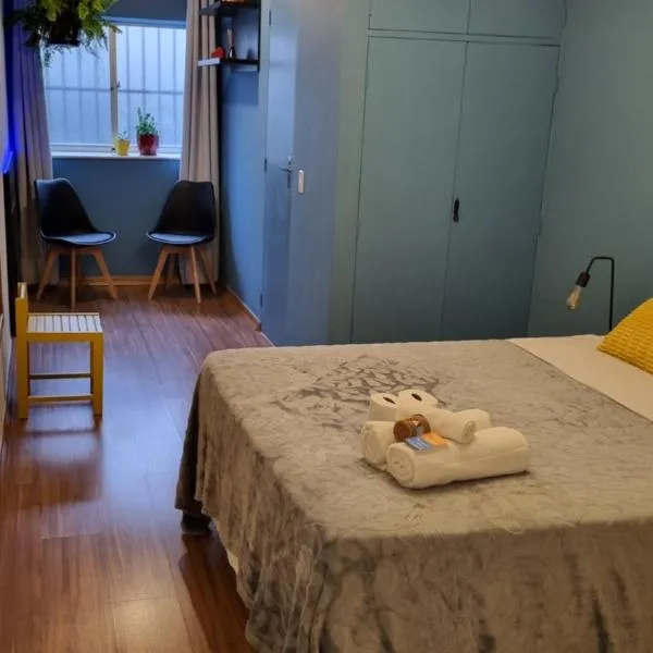 Studio térreo no Centro de São Lourenço - com estacionamento na rua do prédio