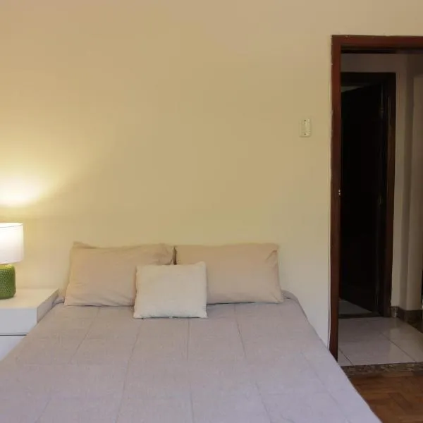 Quarto Casal com Varanda Casa Caramel